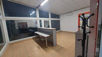 Na prenájom obchodný a skladový priestor – Prievidza
Ponúkam