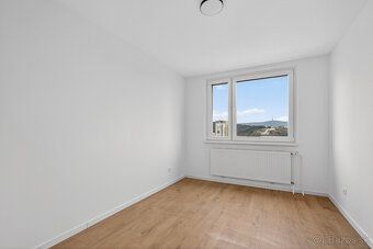 NA PREDAJ 4-iz.byt J. Stanislava,85,42 m2, 3p./z 7.p.Byt PRÁ