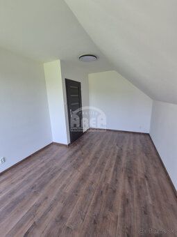 Typ: Rodinný dom Obec: Kravany
Ponúkame Vám na predaj dvojpo