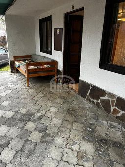 Typ: Chata Obec: Kaluža
Ponúkame Vám na predaj trojpodlažnú 