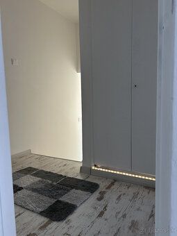 Typ: Rodinný dom Obec: Trstice
🏡 Na predaj priestranný dvojp