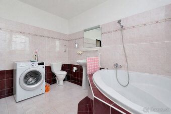 Realitná kancelária Arkádia ponúka na predaj 3 izbový byt v 