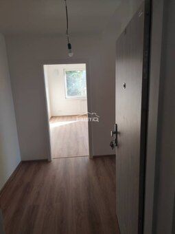 Ponúkame Vám na predaj pekný trojizbový byt s balkónom v nov