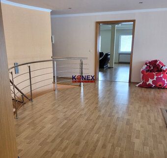 ID:8608
Ponúkame Vám na predaj apartmánový dom v Snine:
 - n