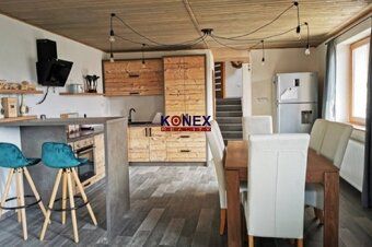 ID:8712
Ponúkame Vám na predaj rodinný dom v obci Zbojné:
 -