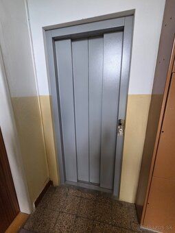 Ponúkame na predaj 3 izbový byt s loggiou, celková úžitková 