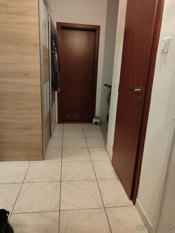 Predám 3 izbový byt s loggiou na Vihorlatskej ulici vo vyhľa