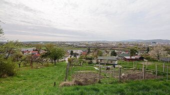 Typ: Stavebný pozemok Ulica: Nižná Úvrať Obec: Košice-Vyšné 