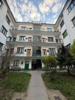 Ponúkam na prenájom štýlový 1,5-izbový byt priamo v centre m