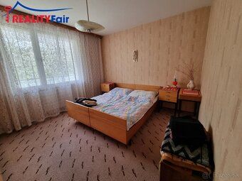 Ponúkame na predaj priestranný 3i byt vo výbornej lokalite v