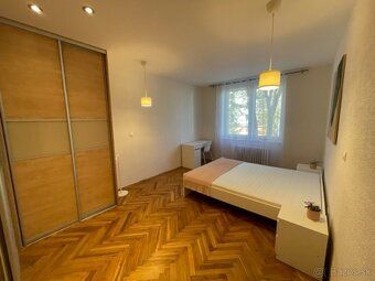 #4075
Ponúkame Vám na prenájom 2 izbový byt Bratislava-Nivy,