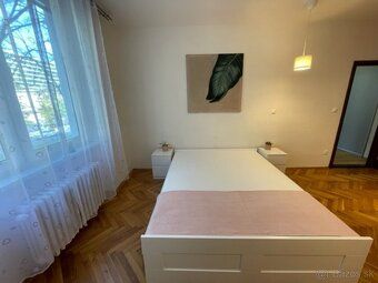 #4075
Ponúkame Vám na prenájom 2 izbový byt Bratislava-Nivy,