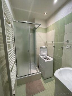#4075
Ponúkame Vám na prenájom 2 izbový byt Bratislava-Nivy,
