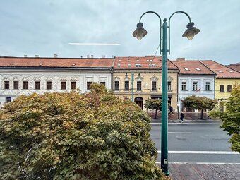 Na prenájom: elegantná zariadená kancelária s výhľadom na Kr