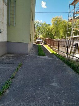Dám do dlhodobého prenájmu 3 navzájom prepojené kancelárie (