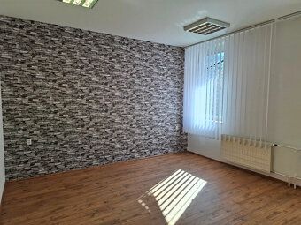 Dáme do prenájmu kanceláriu v Nitre, centrum. Kancelária má 