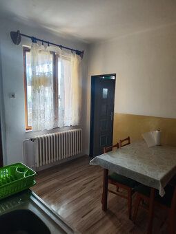 Dáme do prenájmu rodinný dom v obci Kľačany, okr. Hlohovec. 