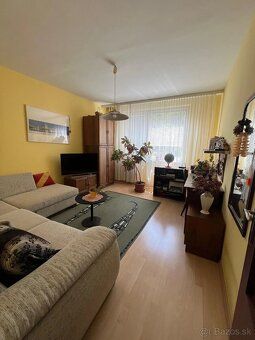 PRIESTRANNÝ A SVETLÝ 4-IZBOVÝ BYT S BALKÓNOM – VRANOVSKÁ ULI