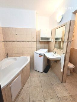 Typ: 1-izbový byt Obec: Dunajská Streda
🏡 Na prenájom priest