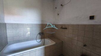 Ponúkame na predaj veľký rodinný dom v obci Čebovce, v okres