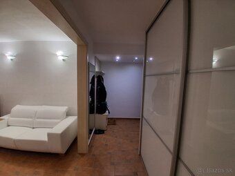Ponúkame na predaj 3 izbový byt s podlahovou plochou 84 m2 v