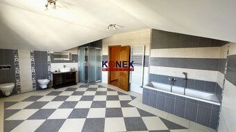 ID:9947
Ponúkame na predaj priestrannú a elegantnú rodinnú v