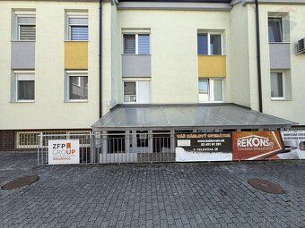 NA PRENÁJOM – KOMERČNÉ PRIESTORY | CENTRUM MALACKY (Malé nám
