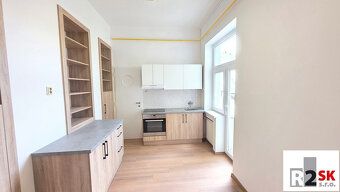 Lokalita : Žilina – centrum, Námestie A. Hlinku Sekcia : pre