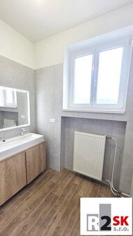 Lokalita : Žilina – centrum, Námestie A. Hlinku Sekcia : pre