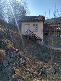 Predávam stavebný pozemok o výmere 973m². Pozemok sa nachádz