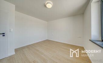 Typ: Rodinný dom Ulica: - Obec: Tešedíkovo
Moderný maklér po
