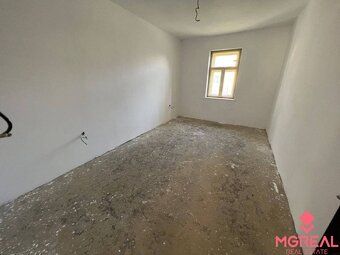 Ponúkame Vám na predaj rodinný  dom v obci  Blesovce v  tich