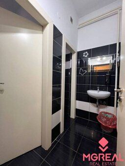 Ponúkame Vám na predaj budovu na rôzne využitie v meste  Top