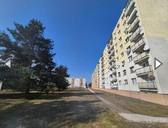 PRIESTRANNÝ 2-IZBOVÝ BYT (66 m²) S BALKÓNOM AJ LODŽIOU VO VY