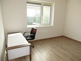 AstonReal ponúka na predaj moderný a nadčasový bungalov v at