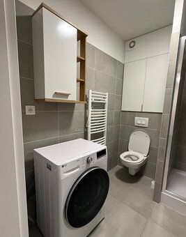 Typ: 2-izbový byt Ulica: Ľadová Obec: Bratislava-Staré Mesto
