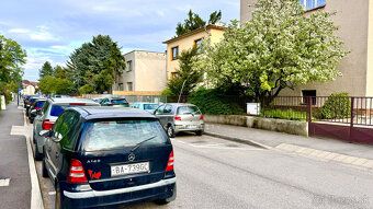 Typ: 3-izbový byt Mestská časť: Prievoz Obec: Bratislava-Ruž