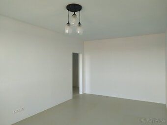 2-izbový kompletne zrekonštruovaný byt s balkónom na prenájo