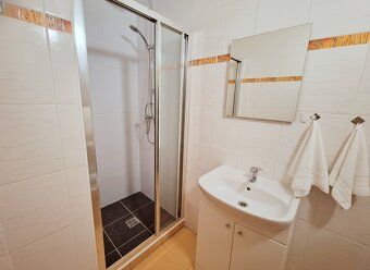 🏡 NA PRENÁJOM – PRIESTRANNÝ 5i BYT S KOMPLETNÝM ZARIADENÍM A