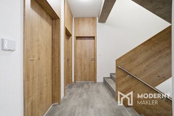 Typ: Kancelárie Ulica: Zavarská Obec: Trnava
Moderný maklér 