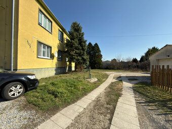 Krásny, rekonštruovaný 3 izbový byt je na predaj. Nachádza s