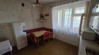 Ponúkame exkluzívne na predaj rodinný dom v obci Pukanec na 