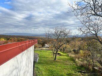 - starší rodinný dom - veľký pozemok 1182 m2 - výborná lokal