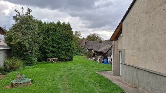 Ponúkam na predaj 3-izbový rodinný dom v pokojnej časti obce
