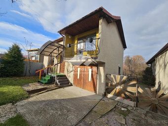 Ponúkame Vám na predaj samostatne stojaci 3 - izbový rodinný