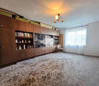 Ponúkame Vám na predaj samostatne stojaci rodinný dom, okres