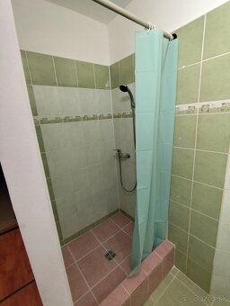 Ponúkame do podnajmu prerobený jednoizbový byt na štvrtom po