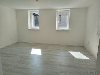 AstonReal ponúka na predaj prerobený 2 izbový Rodinný Dom s 