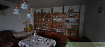 Ponúkame na predaj vidiecky dom v zachovalom pôvodnom stave,