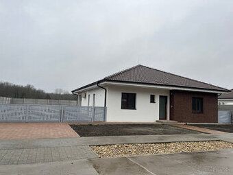 V obci Vrakúň sme rozbehli výstavbu rodinných domov s plánov